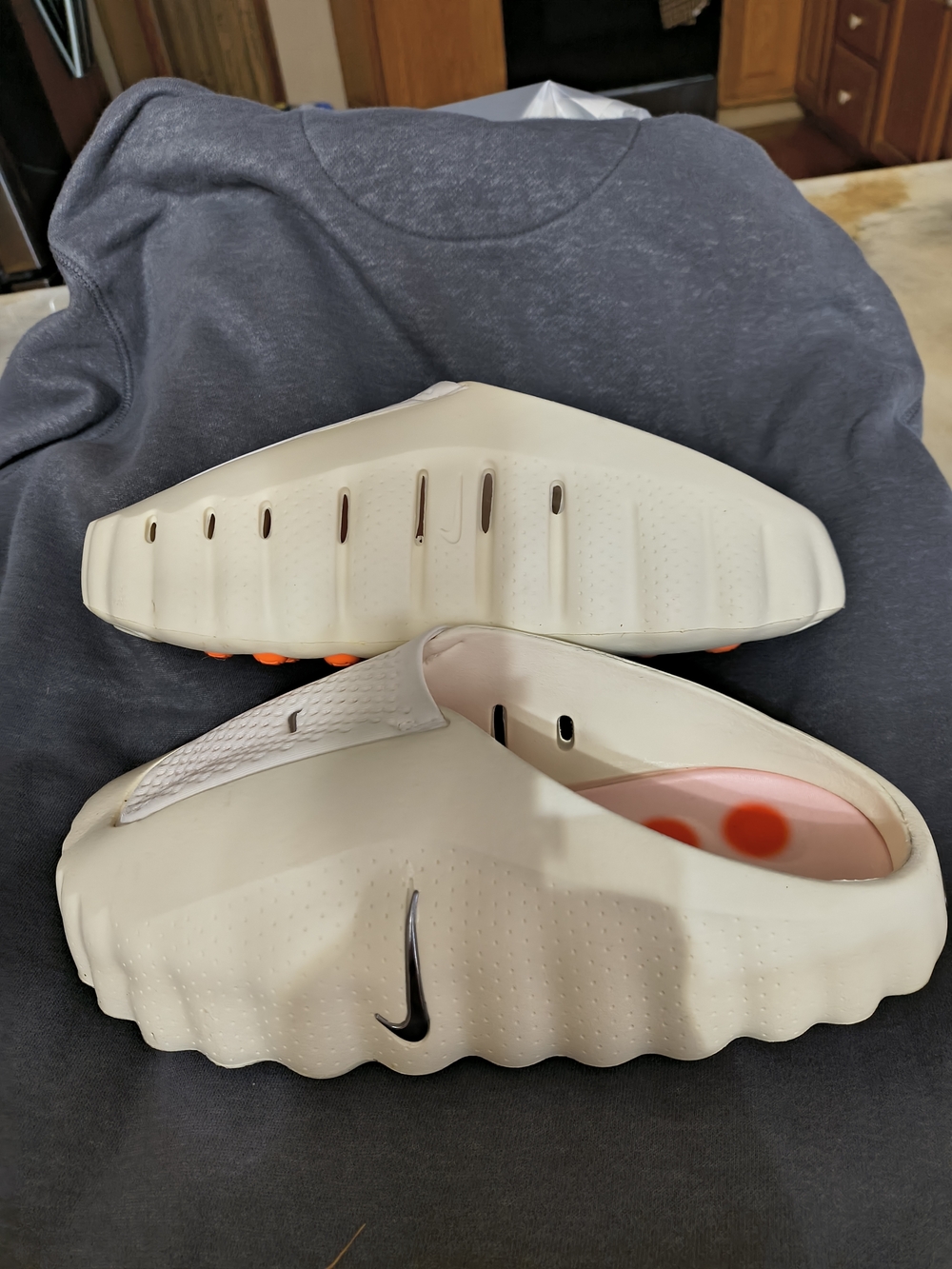 Nike Mind Cream Foam Slide Mules with Pink & Orange Insole - Picture 2 of 5